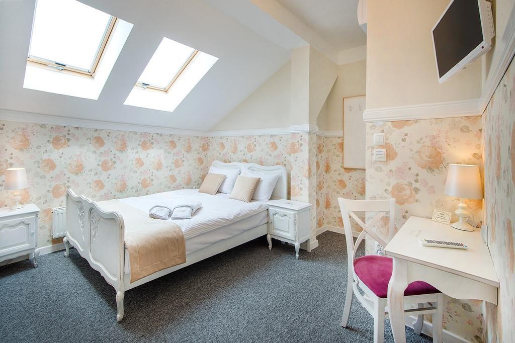 Premium - Bed & Breakfast Malbork Exteriör bild